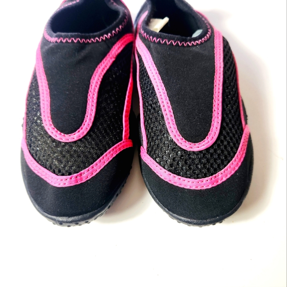 Maui and Sons Girl's water shoes size: 13